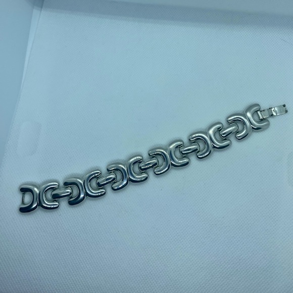 Silver Tone Bracelet - Picture 2 of 5